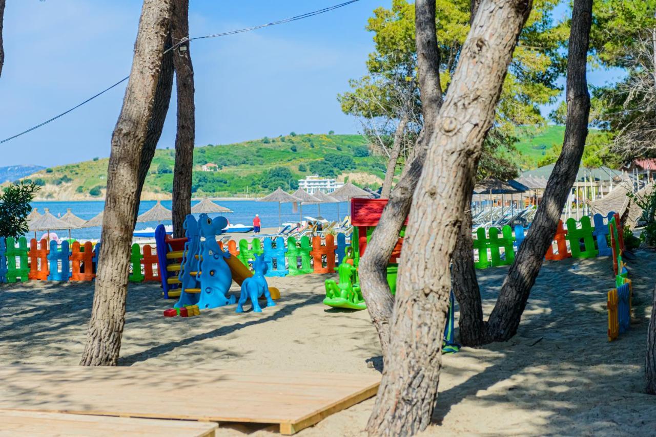 Ecuador Resort Zverneci エクステリア 写真