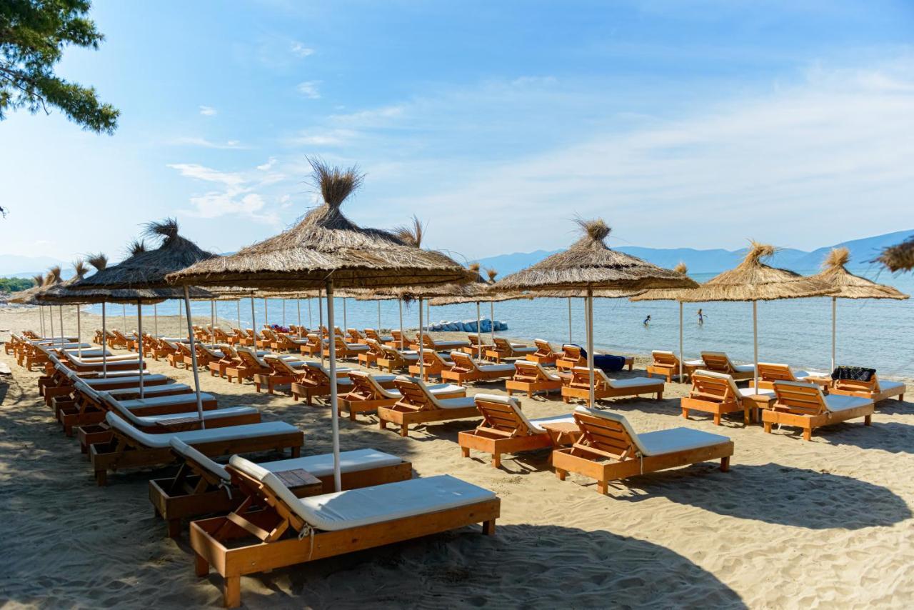 Ecuador Resort Zverneci エクステリア 写真