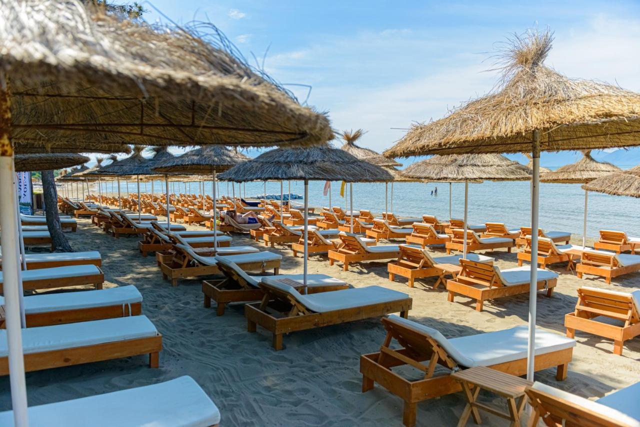 Ecuador Resort Zverneci エクステリア 写真