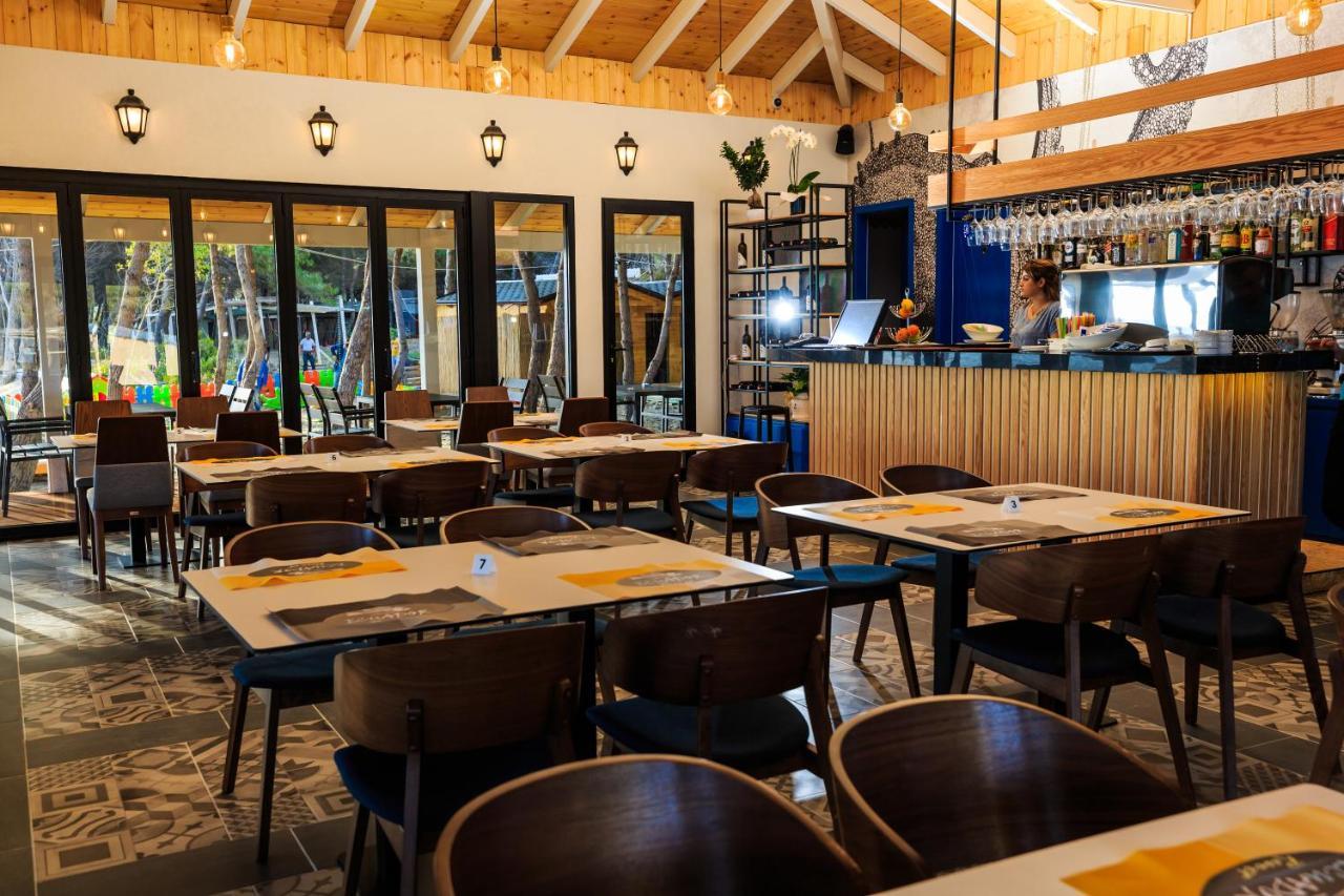 Ecuador Resort Zverneci エクステリア 写真