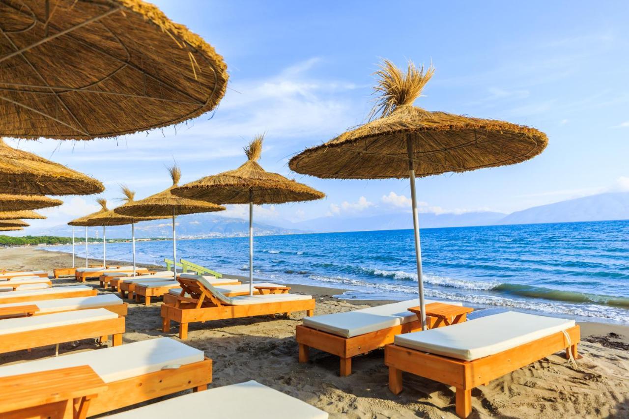 Ecuador Resort Zverneci エクステリア 写真