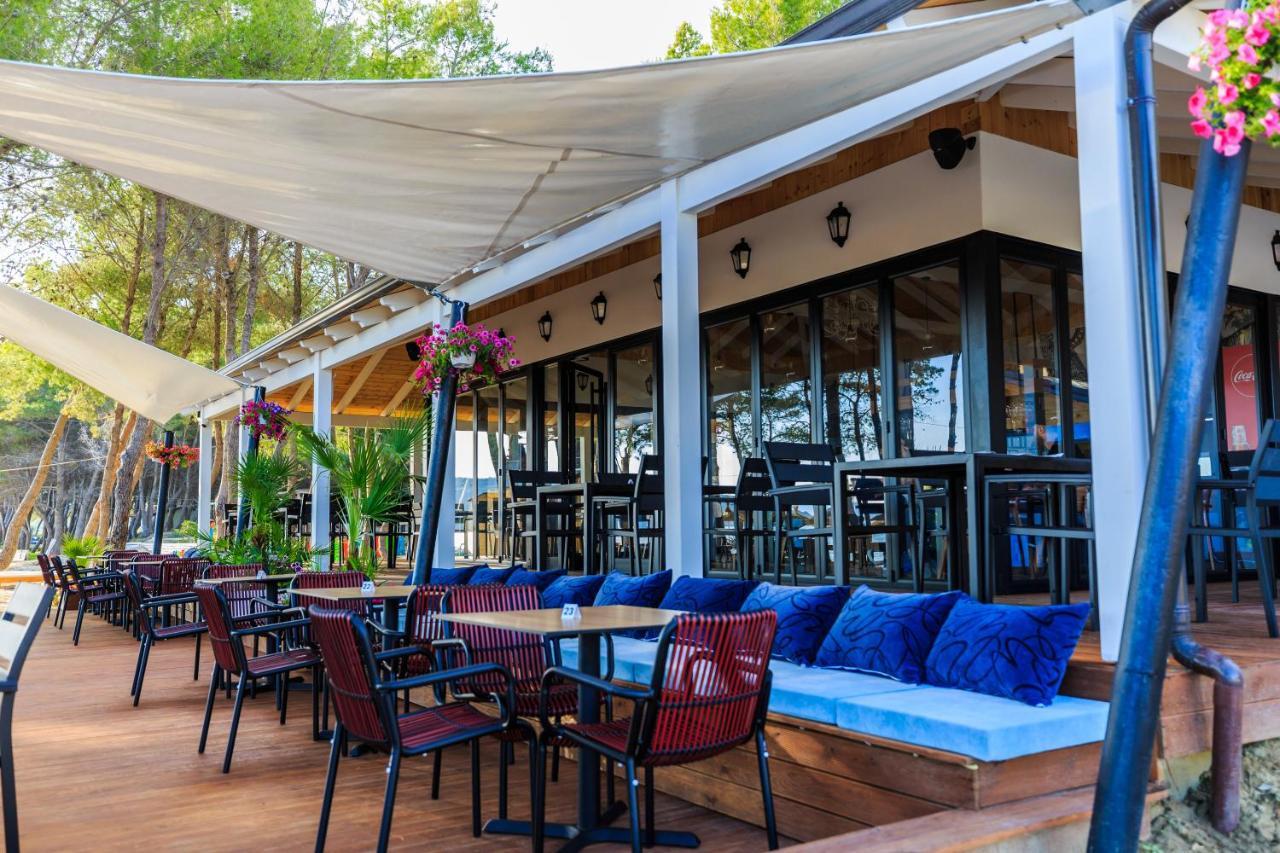Ecuador Resort Zverneci エクステリア 写真