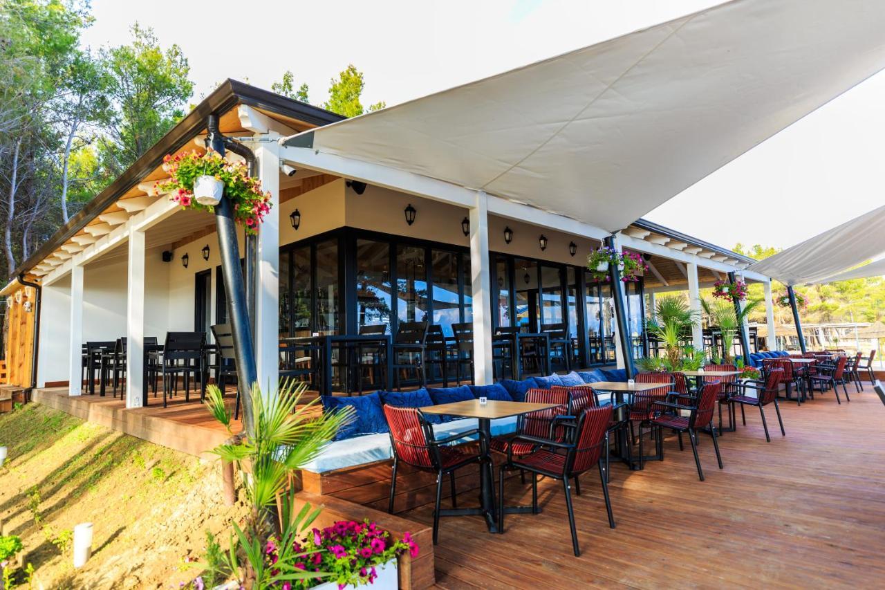 Ecuador Resort Zverneci エクステリア 写真