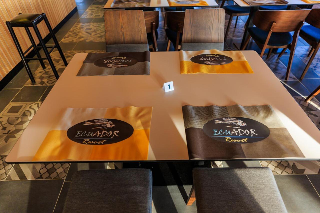 Ecuador Resort Zverneci エクステリア 写真