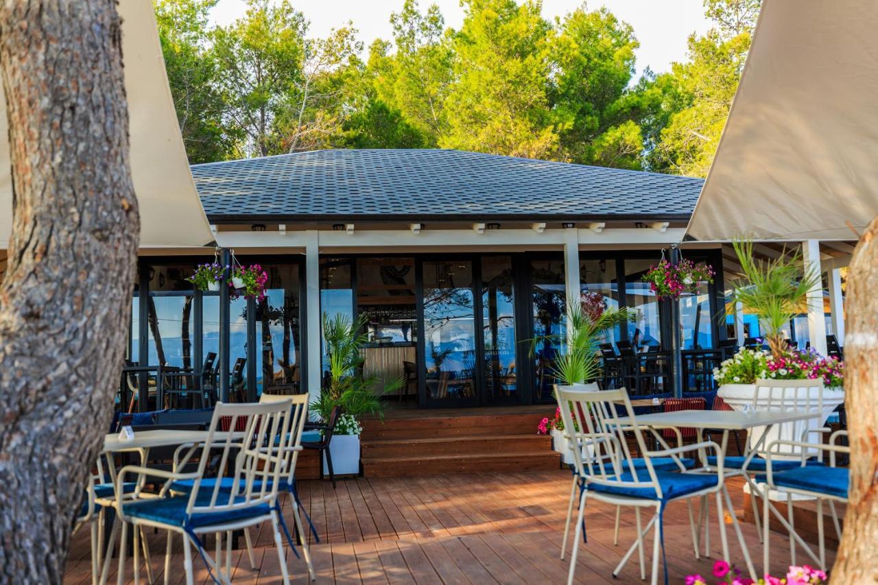 Ecuador Resort Zverneci エクステリア 写真