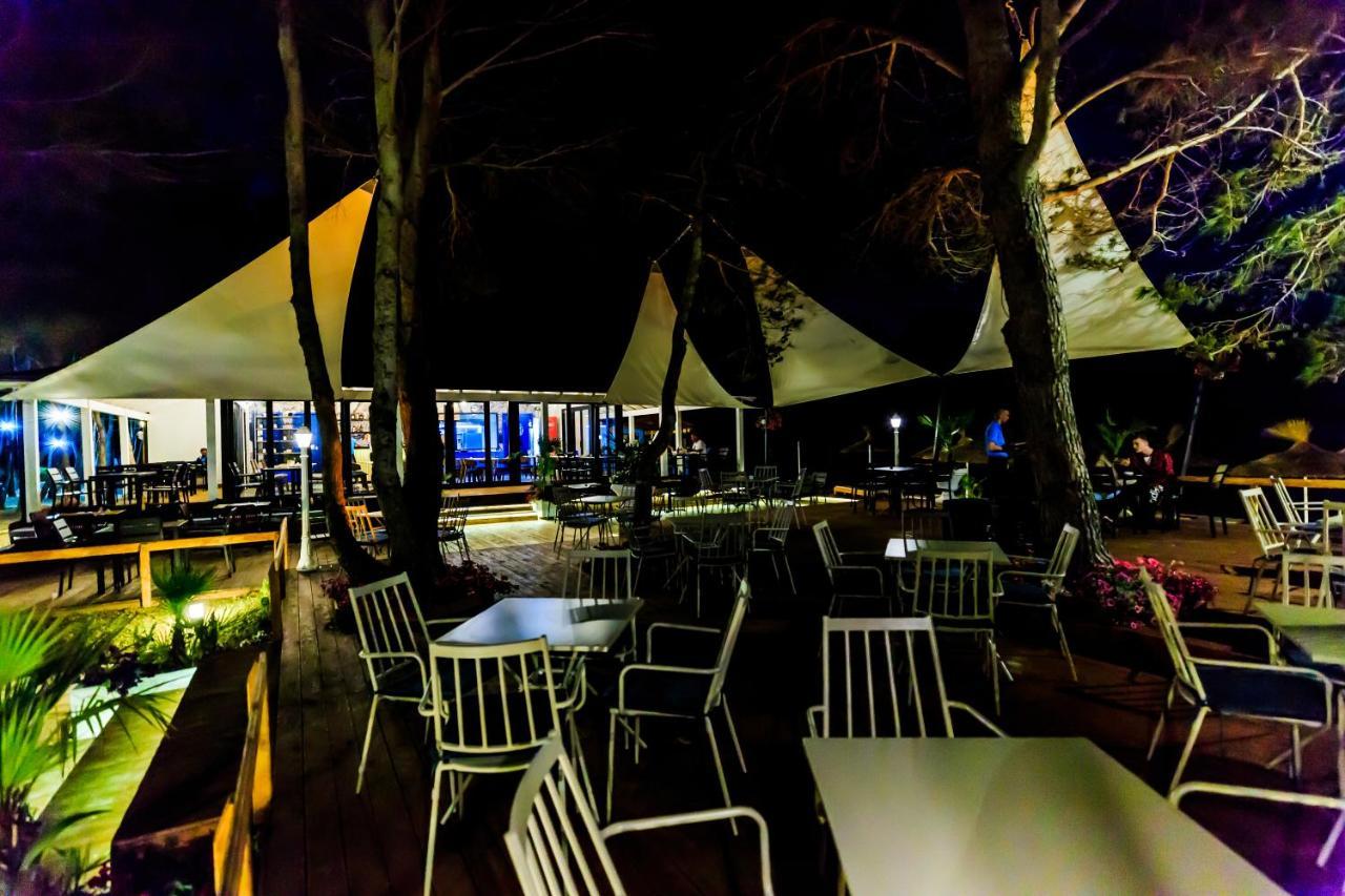 Ecuador Resort Zverneci エクステリア 写真